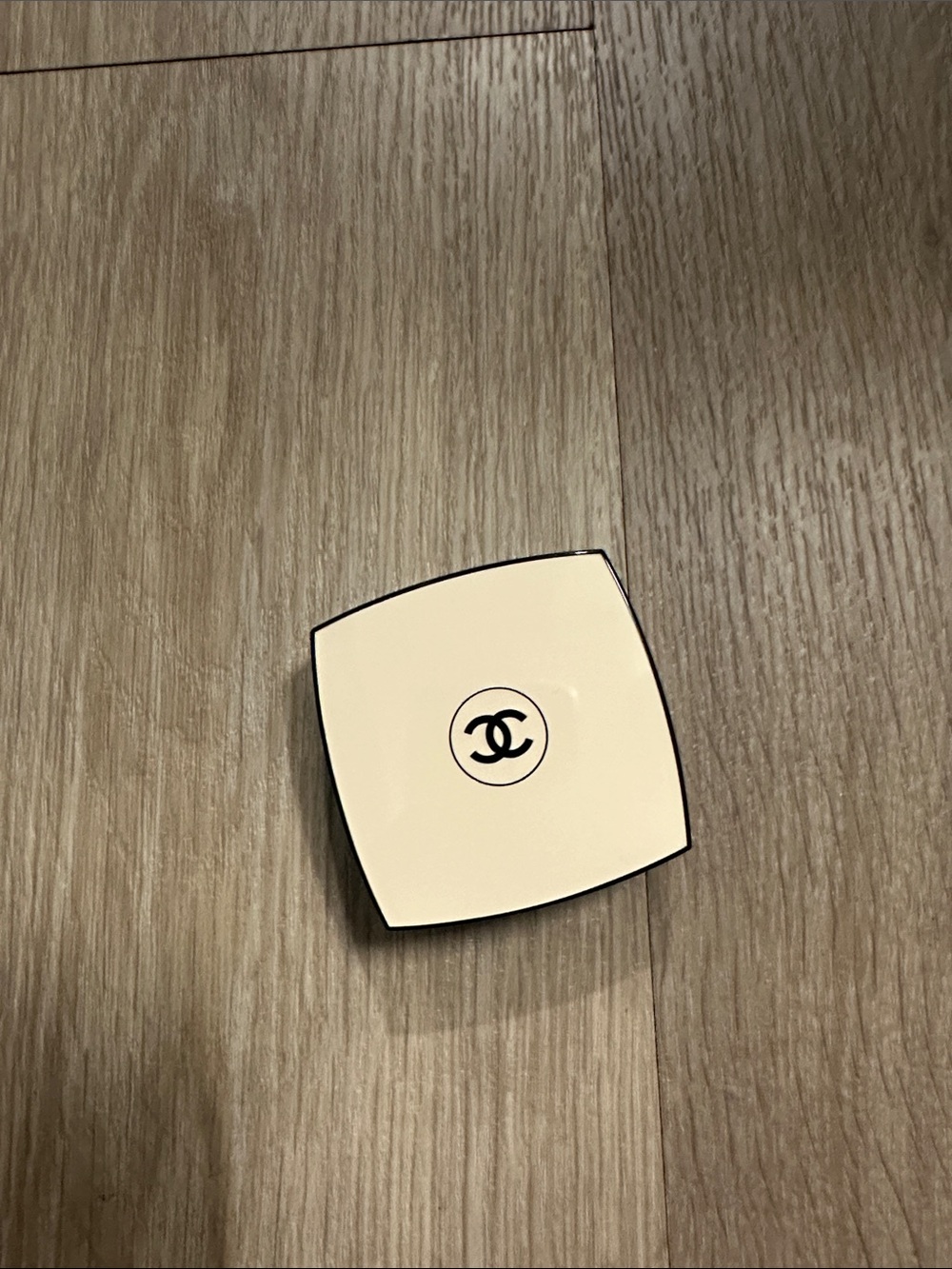 Chanel Les Beiges N22 Rosé Foundation NEW